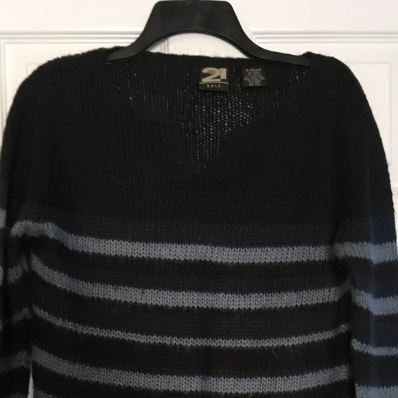 Pullover Soft Sweater - Picture 2 of 3